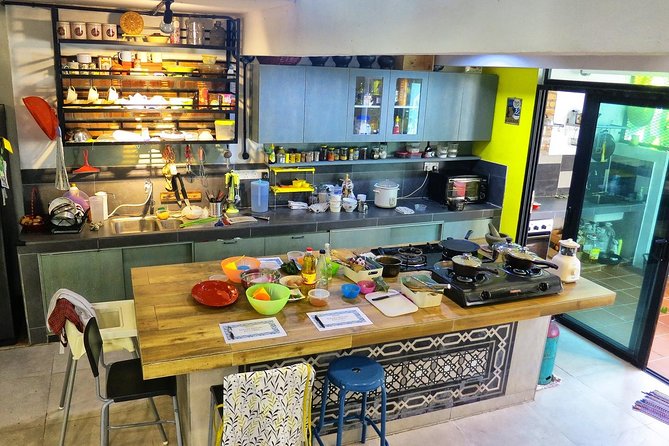 Market Visit & Private Hands-on Cooking Class at Daun Senja - What makes this Kuala Lumpur cooking class special