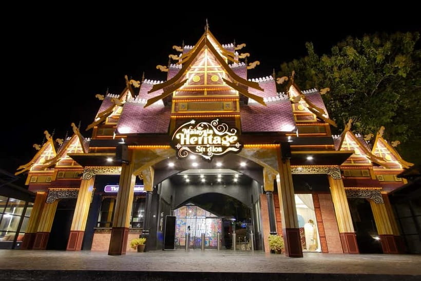 Melaka: Malaysia Heritage Studios Entry Ticket - Replica houses and regional design