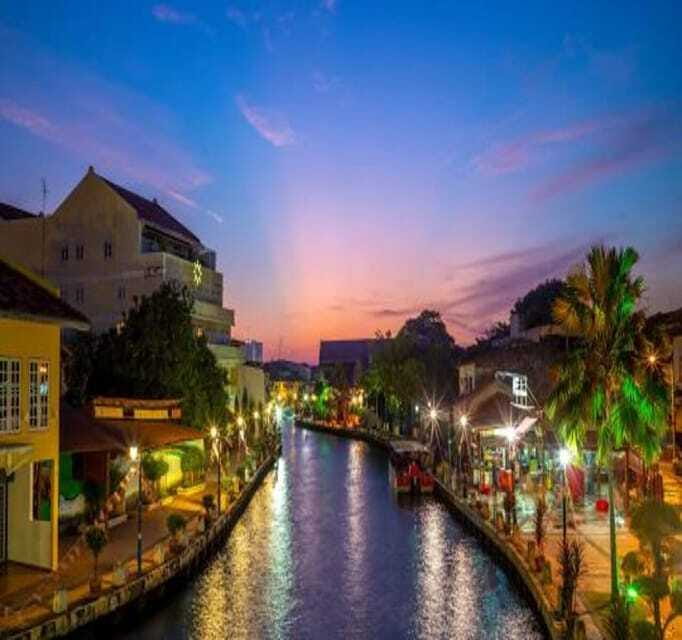 Melaka: Private Full-Day City Tour - Jonker Street is the social heart of the old center