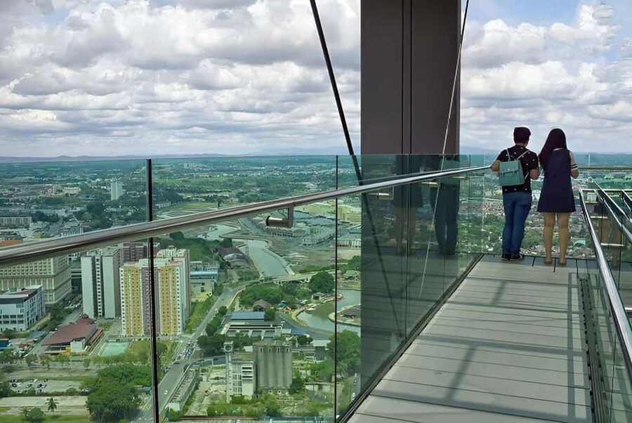 Melaka: The Shore Sky Tower Admission Ticket - Sky Deli and time at the top
