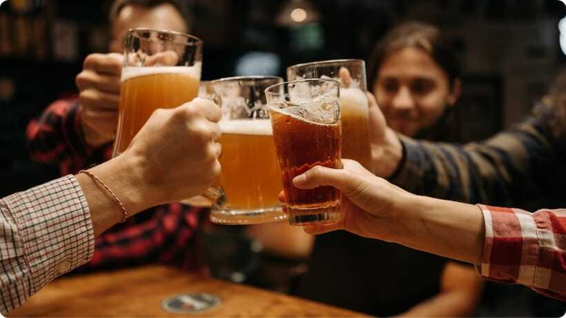 Nomadic Nightfall: Kuching Pub Crawl Adventure - Transport, walking, and what to bring