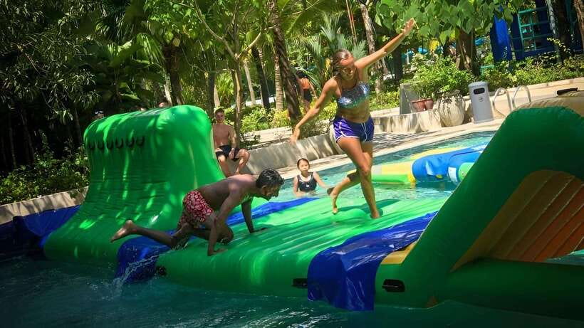 Penang: ESCAPE Theme Park Entry Ticket - Food, lockers, and what to pack