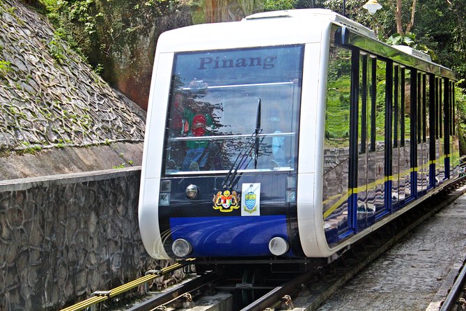 Penang Hill and the Kek Lok Si Temple - Who will get the most from this tour
