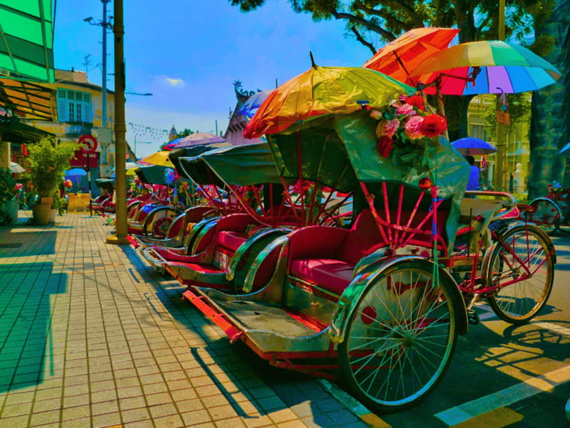 Penang: Trishaw Ride and Hawker Center Food Tour - The balance of sightseeing and eating