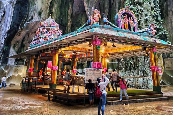 Private Batu Caves, National Mosque & Religious Tour with Lunch - Masjid Negara is the day’s most important timing check
