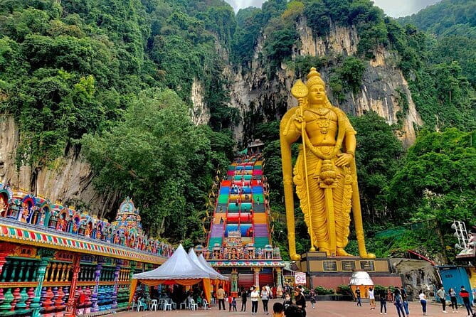 Private Batu Caves & Petronas Twin Tower Tickets With Lunch <em>26</em> – Key points at a glance’ /></p>
<ul>
<li><strong>Climb 272 steps at Batu Caves:</strong> See Hindu shrines inside a limestone hill and the large golden statue of Lord Murugan.</li>
<li><strong>Private transport for your group:</strong> An air-conditioned vehicle and pickup make this easier than linking several Kuala Lumpur attractions yourself.</li>
<li><strong>Two craft stops included:</strong> Watch Malaysian batik being made at East Coast Batik and visit the Royal Selangor pewter center.</li>
<li><strong>Local lunch at Central Market:</strong> The midday meal gives the tour a useful break between the outer city and KLCC.</li>
<li><strong>Petronas tickets are covered:</strong> If a last-minute booking cannot secure them, the operator may substitute a KL Tower ticket.</li>
<li><strong>Flexible cancellation:</strong> Cancel at least 24 hours before the start time for a full refund.</li>
</ul>
<h2>Why this Kuala Lumpur combination works</h2>
<p>26</em> – Why this Kuala Lumpur combination works’ /></p>
<p><p>Batu Caves and the Petronas Twin Towers are not neighbors, and they represent different sides of Kuala Lumpur. Batu Caves is a religious site set in natural limestone formations. The Petronas complex is a carefully engineered symbol of the modern city.</p>
</p>
<p><p>A private tour links them without asking you to work out separate transport, ticket timing, and lunch plans. That convenience matters most if you have only one day in Kuala Lumpur, are traveling with family, or prefer not to manage several taxi or ride-hailing trips.</p>
</p>
<p><p>The tour lasts about five to six hours. That is enough time for the main stops, but not enough for long, unhurried visits at each one. You should think of this as a broad introduction to Kuala Lumpur, not a slow-paced cultural study.</p>
</p>
<p><p>The vehicle is air-conditioned, private, and included in the price. You also get private transportation, all fees and taxes, and pickup if offered for your location. The exact pickup area is not stated, so check that point before booking.</p>
</p>
<div class="twil" style="margin: 20px 0; padding: 15px 0;"><p>More ways to see Batu Caves:</p><ul style="margin: 10px 0; padding-left: 0; list-style: none;"><li style="margin: 0 0 12px 0; padding: 0 0 12px 0; border-bottom: 1px solid #FEF3DF; line-height: 1.4;"><a href="https://discoveringmalaysia.com/kuala-lumpur-batu-caves-half-day-tour-with-pick-up-option/">Kuala Lumpur: Batu Caves Half-Day Tour with Pick-Up Option</a><br><span style="font-size: 0.82em; color: #0C5E4B;"><span style="color: #F7A81B;">★</span> 4.5 &nbsp;&middot;&nbsp; 4,288 reviews</span></li><li style="margin: 0 0 12px 0; padding: 0 0 12px 0; border-bottom: 1px solid #FEF3DF; line-height: 1.4;"><a href="https://discoveringmalaysia.com/private-half-day-batu-caves-and-cutural-tour-in-kuala-lumpur/">Private Half-Day Batu Caves and Cutural Tour in Kuala Lumpur</a><br><span style="font-size: 0.82em; color: #0C5E4B;"><span style="color: #F7A81B;">★</span> 5.0 &nbsp;&middot;&nbsp; 3,107 reviews</span></li><li style="margin: 0; padding: 0; border-bottom: none; line-height: 1.4;"><a href="https://discoveringmalaysia.com/from-kuala-lumpur-batu-caves-cultural-temple-tour/">From Kuala Lumpur: Batu Caves Cultural Temple Tour</a><br><span style="font-size: 0.82em; color: #0C5E4B;"><span style="color: #F7A81B;">★</span> 4.7 &nbsp;&middot;&nbsp; 1,453 reviews</span></li></ul></div><h2>Batu Caves and the 272-step climb</h2>
<p><img width="669" height="446" decoding="async" src=