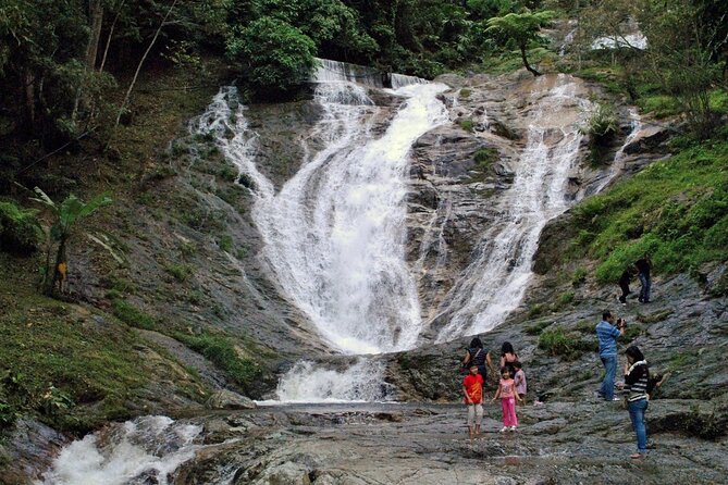 Private Full-Day Cameron Highlands Nature Tour from Kuala Lumpur - Sam Poh Temple brings a quiet change of pace