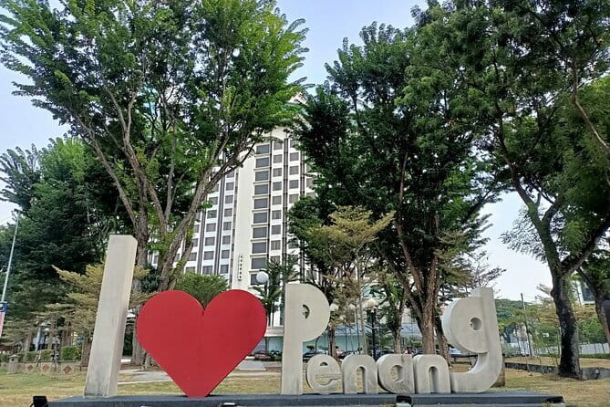 Private Half-Day Penang Hill and Kek Lok Si Temple Tour - Morning or afternoon departure