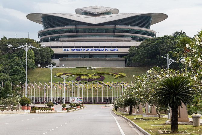Private Half-Day Putrajaya Tour with Lake Cruise from Kuala Lumpur - What private touring changes
