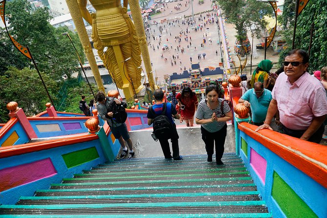 Private Half-Day Temples and Cultural Tour in Kuala Lumpur - Thean Hou Temple’s dragons and roofline