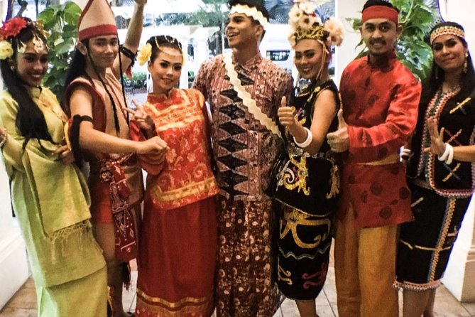 Private Kuala Lumpur City Tour With Petronas Tower & Local Dinner - Fifteen minutes at Independence Square