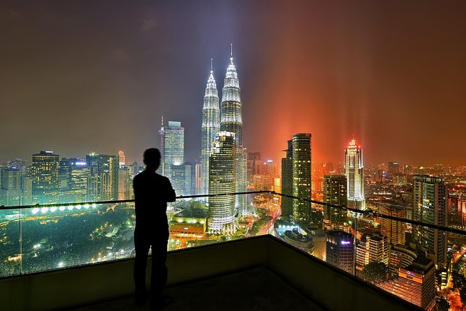 Private Kuala Lumpur Photographic Tour With Petronas Towers & Sky Box K.L Tower - Petronas Twin Towers, the signature view