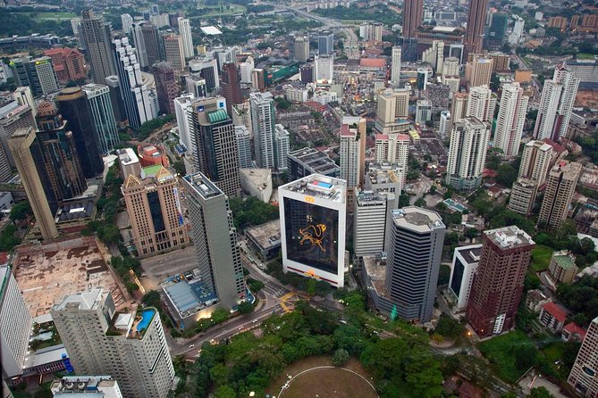 Private Kuala Lumpur Photographic Tour With Petronas Towers & Sky Box K.L Tower - Thean Hou Temple, the most detailed stop