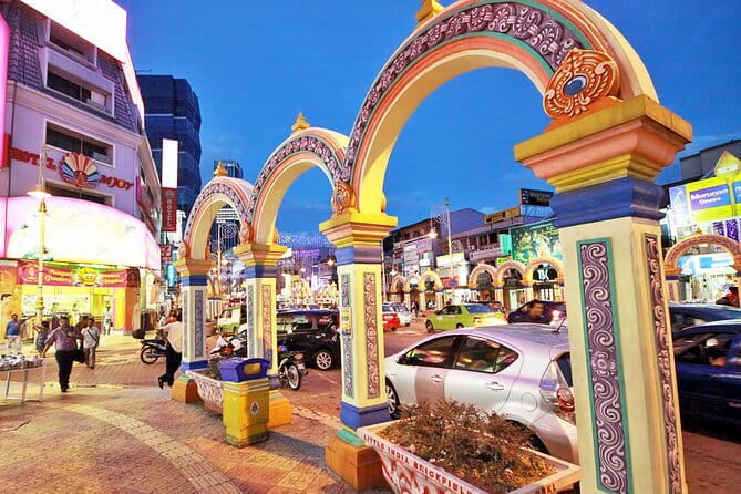 Private Night Tour : Kuala Lumpur Heritage Under The Lights - Chan See Shu Yuen Temple and its Chinese details