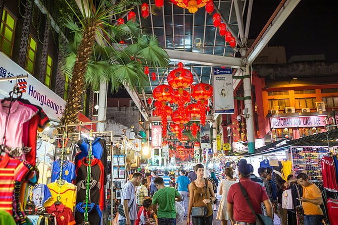 Private Night Tour : Kuala Lumpur Heritage Under The Lights - Sri Maha Mariamman Temple in the evening