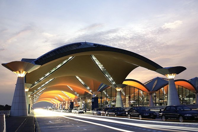 Private Return Transfer : Kuala Lumpur Airport (Arrival and Departure) - Finding your driver at KLIA or KLIA2