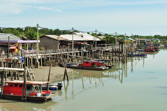 Private Tour: Crab Island Sightseeing Boat Ride and Seafood Lunch - The 9 a.m. pickup and ride to Port Klang