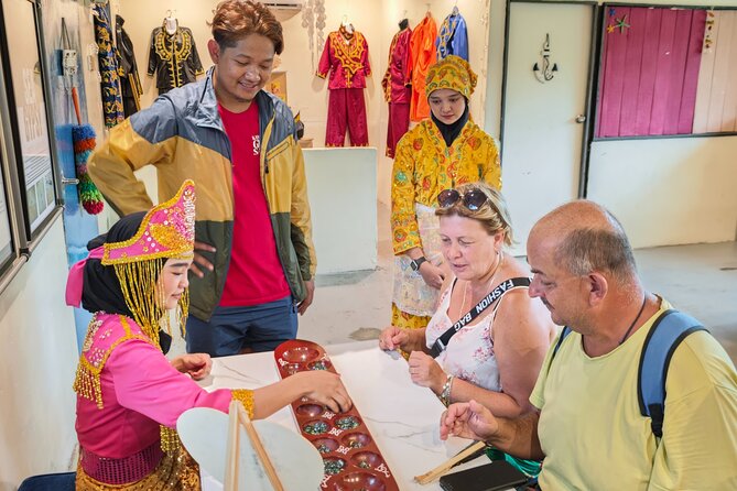 Private Tour Kampung Gipsi Sabah Cultural Village Kota Kinabalu - A private tour makes the difference