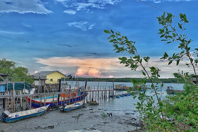 Pulau Ketam Rural Adventure Day Tour (SIC – Join In Tour) - The Selangor Sultan’s palace and Blue Mosque