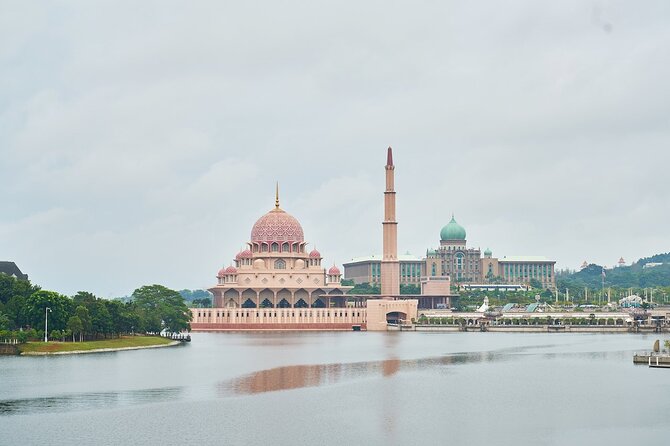 Putrajaya City Tour from Kuala Lumpur - Seri Wawasan Bridge begins the visual tour