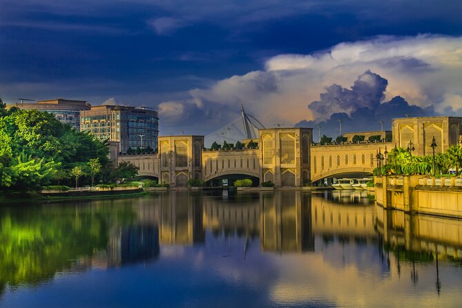 Putrajaya City Tour from Kuala Lumpur - Perdana Putra shows the ceremonial side of Putrajaya