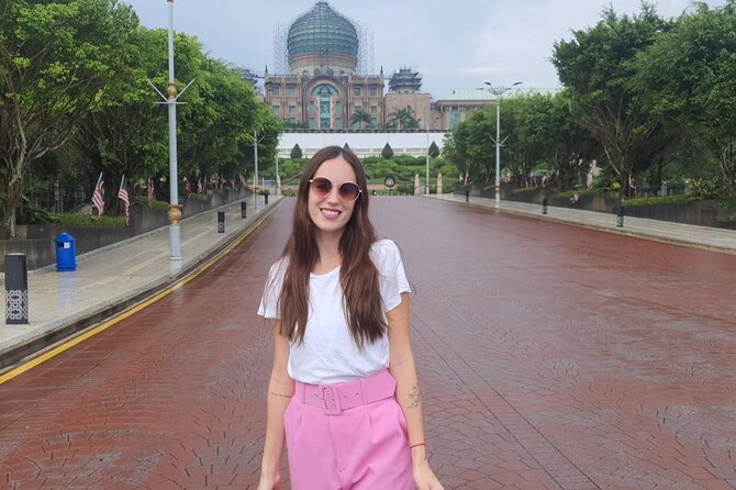 Putrajaya Tour From Kuala Lumpur - The Iron Mosque and Its Modern Materials