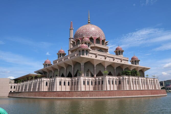 Putrajaya Tour From Kuala Lumpur Includes Batu Caves - Why this pairing works from Kuala Lumpur
