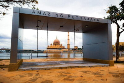 Putrajaya Tour From Kuala Lumpur Includes Batu Caves