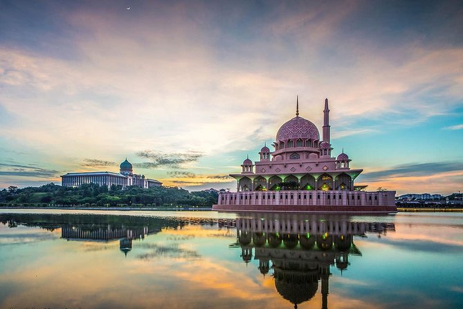 Putrajaya Tour with Traditional Boat Cruise & Pink Mosque (Private) - Why Putrajaya makes a good half-day from Kuala Lumpur