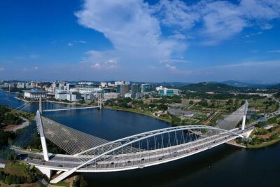 Putrajaya Tour with Traditional Boat Cruise & Pink Mosque (Private)