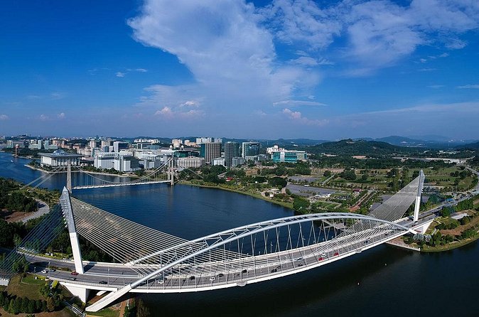 Putrajaya Tour with Traditional Boat Cruise & Pink Mosque (Private) - What the $52 price gives you
