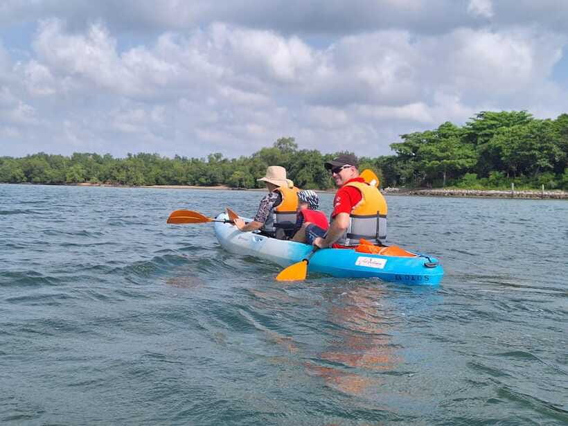 Round Ketam Kayaking at Pulau Ubin - Following the coast toward Ketam