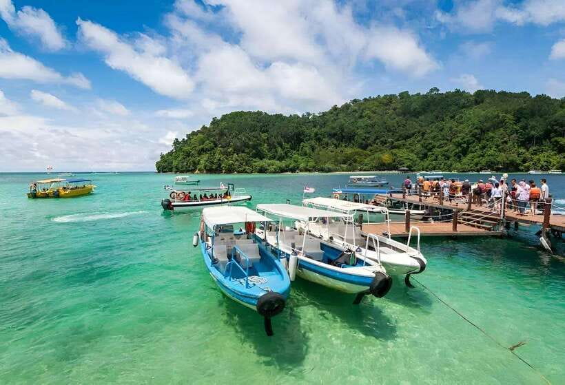 Sabah: Manukan and Sapi Islands Excursion Ticket - Lunch with an ocean view