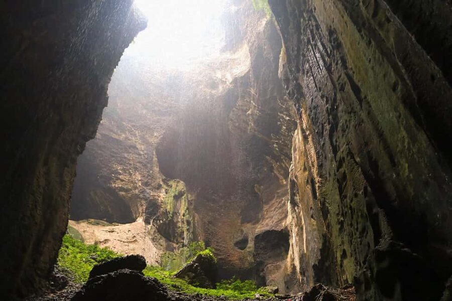 Sandakan: Gomantong Cave Echoes & Kinabatangan River Safari - Lunch at the riverside resort gives the day a useful pause