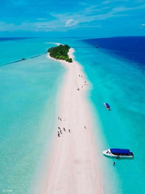 Semporna: Explore 3 Islands Tour Snorkel or Dive & Lunch - Leaving Semporna on a fast boat