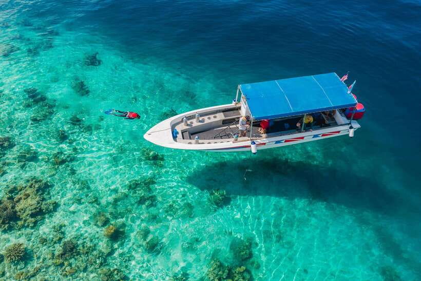 Semporna: Explore 3 Islands Tour Snorkel or Dive & Lunch - Lunch on a quiet island stop