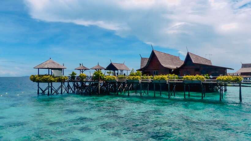 Semporna: Mabul and Kapalai Trip in Snorkel or Dive & Lunch - Lunch in a Plastic Box, Not a Resort Meal
