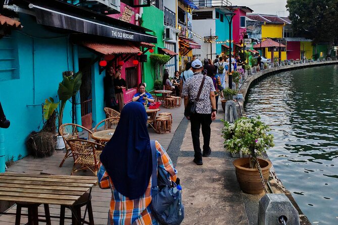 Small Group Melaka After Dark Food Tour - Bunga Raya, shellfish, and the city’s working side