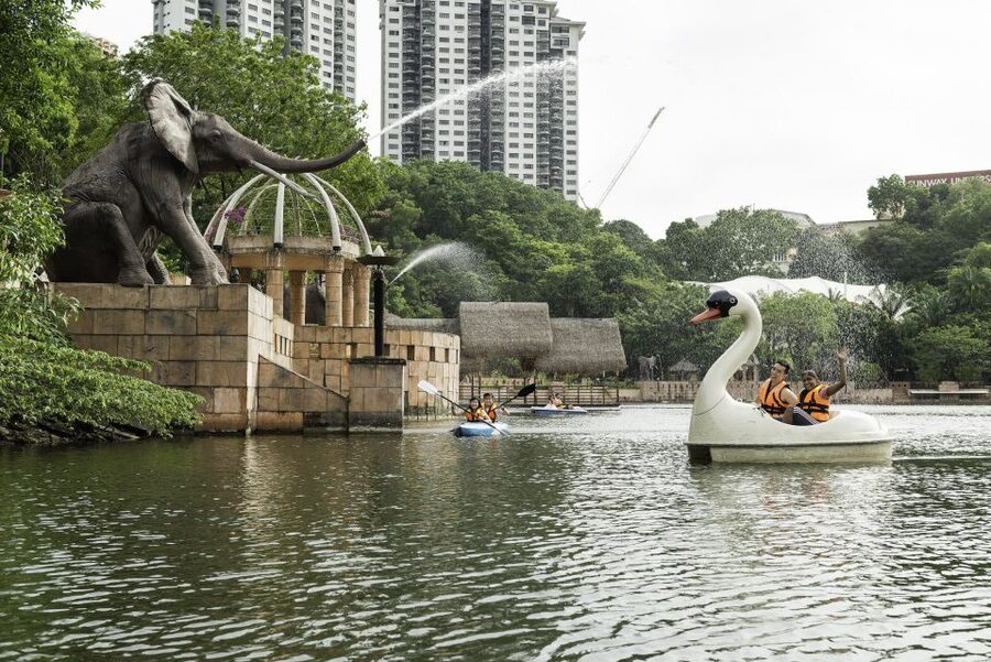 Sunway Lagoon Theme Park with Round-Trip Transfer - Three floors of fear at Scream Park
