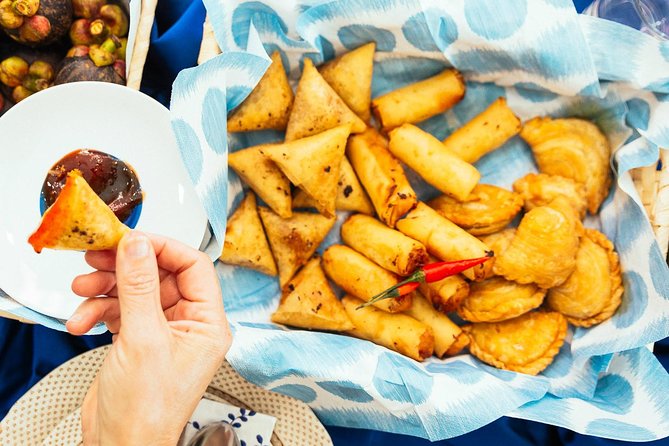 The 10 Tastings of Kuala Lumpur With Locals: Private Street Food Tour - Why this food walk works in Kuala Lumpur