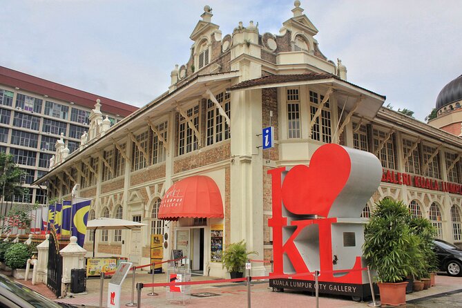 Transit Tour Private Tour (Ex Port Klang Cruise Centre/KLIA 1 &2) - Petronas Twin Towers, the city’s essential photograph