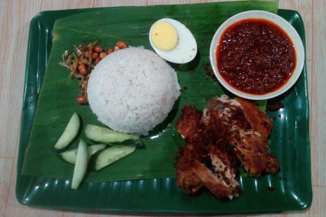Yummy Yummy Street Food Tasting + Night City Tour(Private Guided) - A four-hour evening with a private vehicle